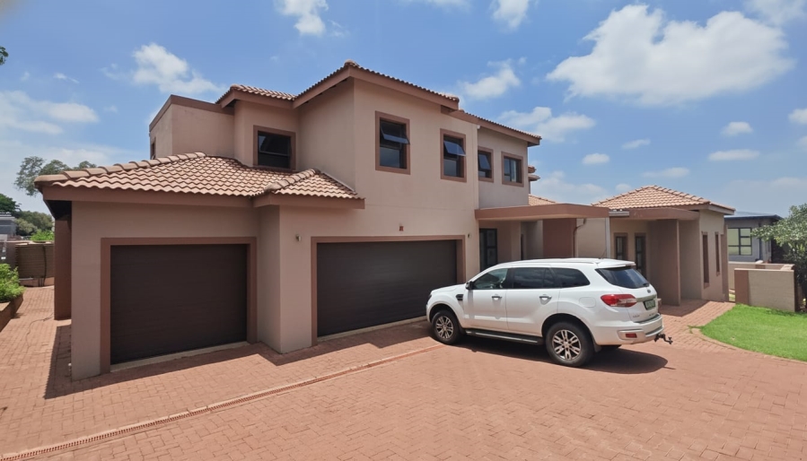 6 Bedroom Property for Sale in Cashan North West